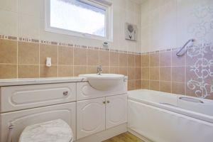 Bathroom:- click for photo gallery